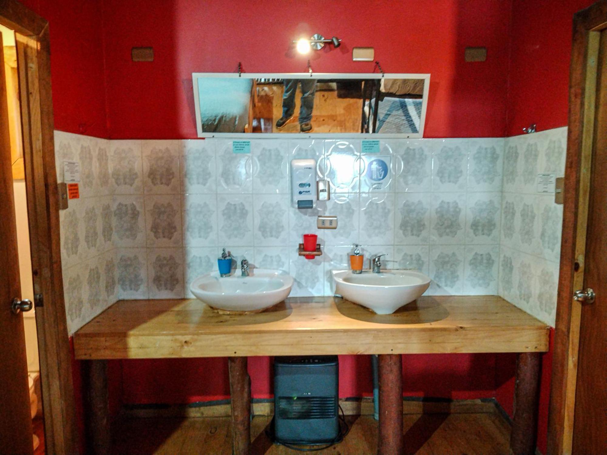 Hostal & Cabanas Luna Del Sur Cucao Extérieur photo